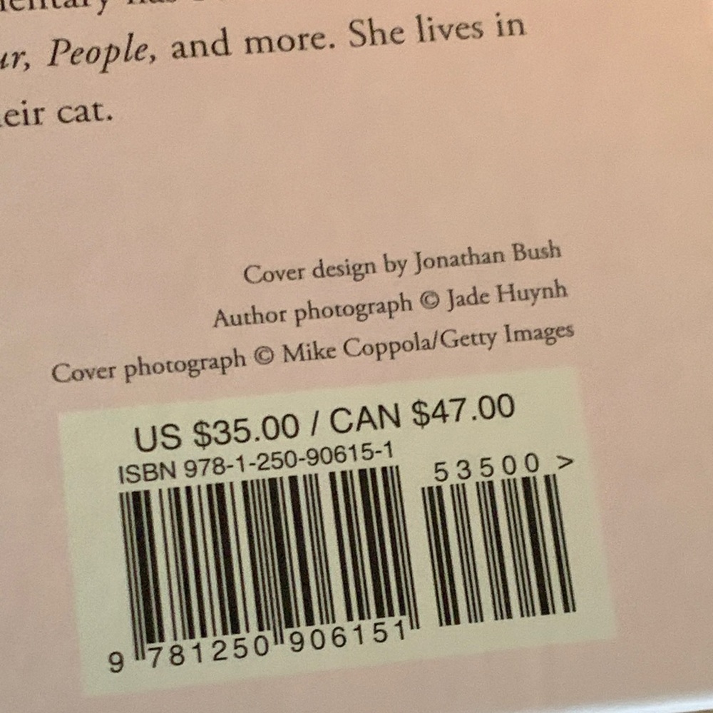 Taylor Swift Style Book - Picture 4 of 10